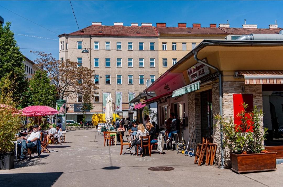 Apartment With Balcony Near Augarten Vienna Exterior photo